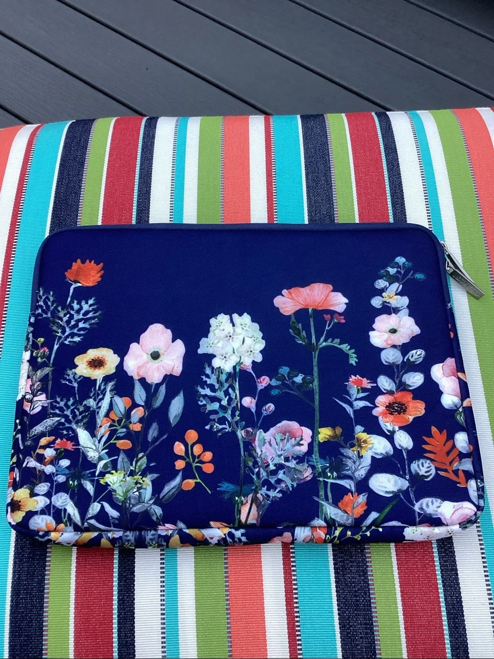 Mosiso Blue Garden Flowers Vertical Laptop Sleeve 13”x10” Collegiate Cottagecore